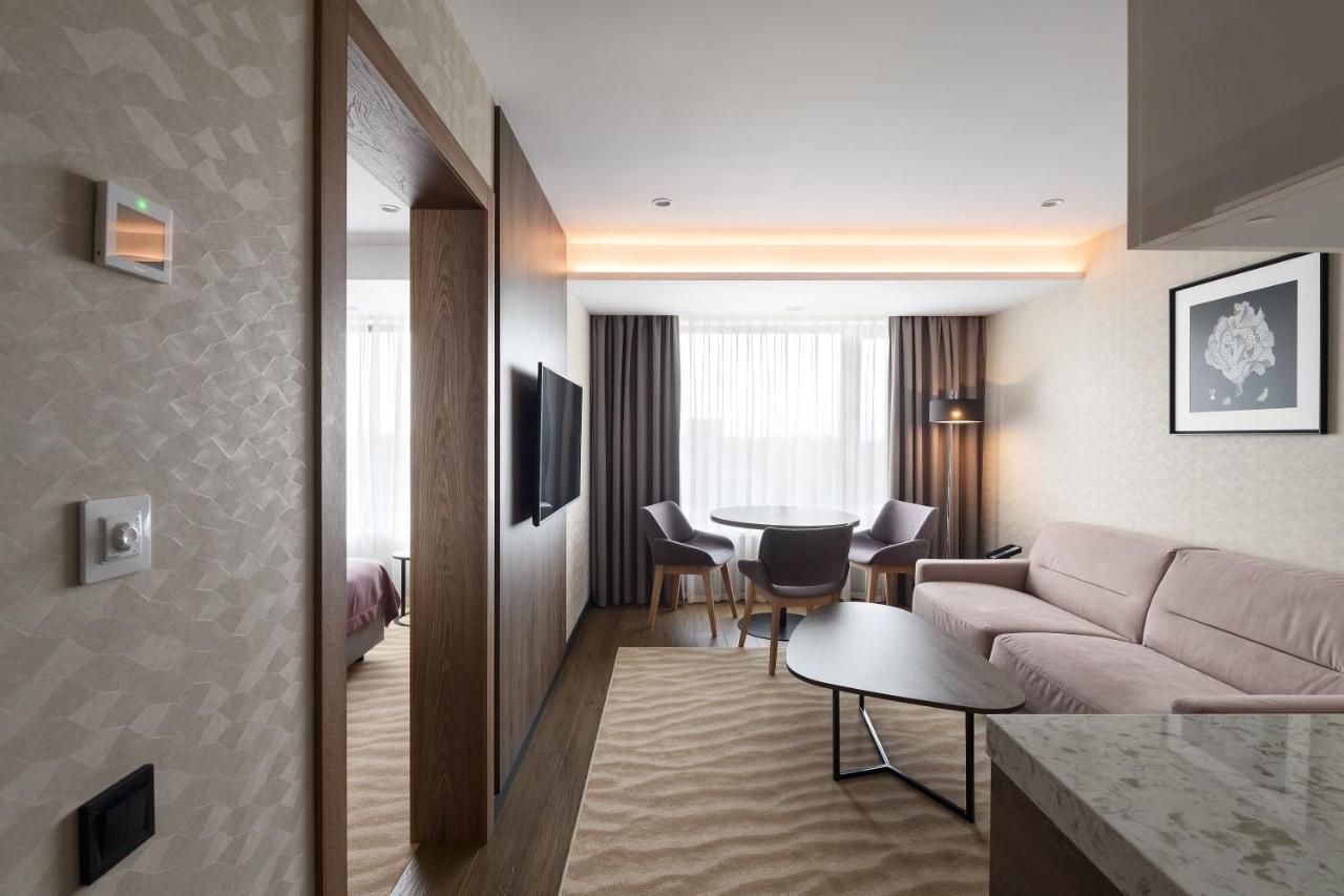 Premier Hotel Odesa Exterior photo Suite